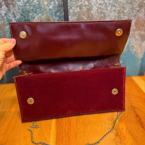 Vintage 1970s Archival Burgundy Velvet and Leather-Look Geometric Clutch - Picture 5 of 15
